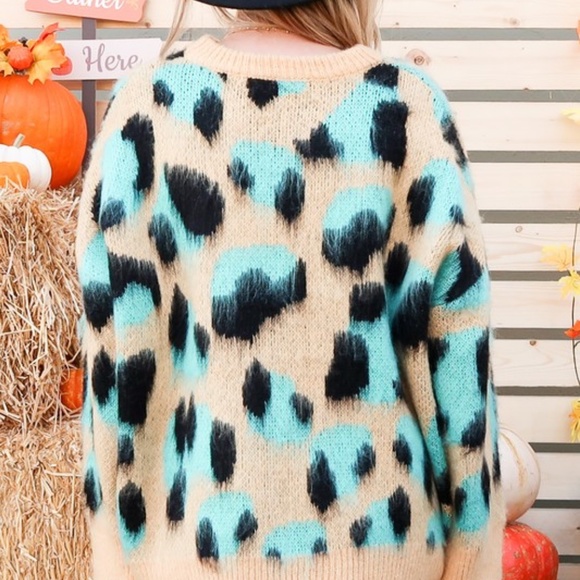 Leopard print mint cream fuzzy oversized sweater - Picture 4 of 10